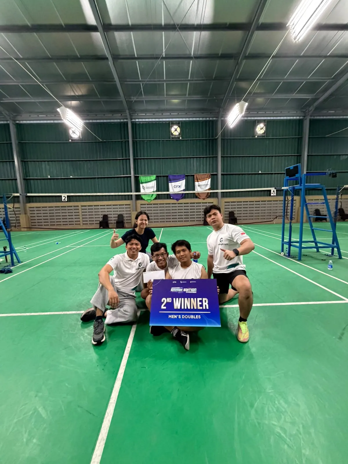 Amos dan tim memegang papan 2nd Winner Men's Doubles CFX Members Cup 2026